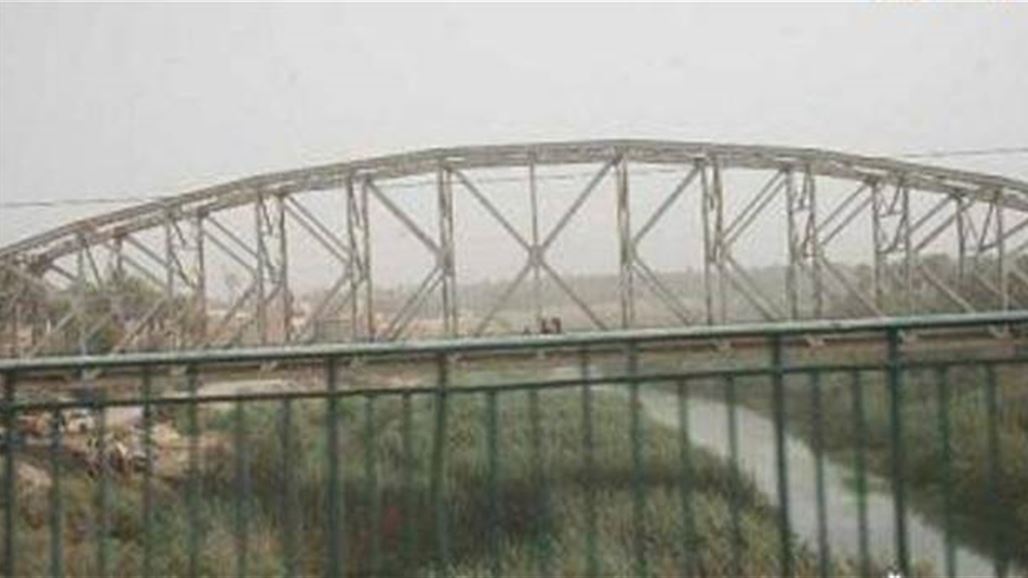 مجلس ديالى يوجه بمعالجة فورية لانهيارات ترابية تهدد أقدم جسور بعقوبة