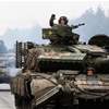 هجوم بري روسي على خاركيف وأوكرانيا تجلي السكان