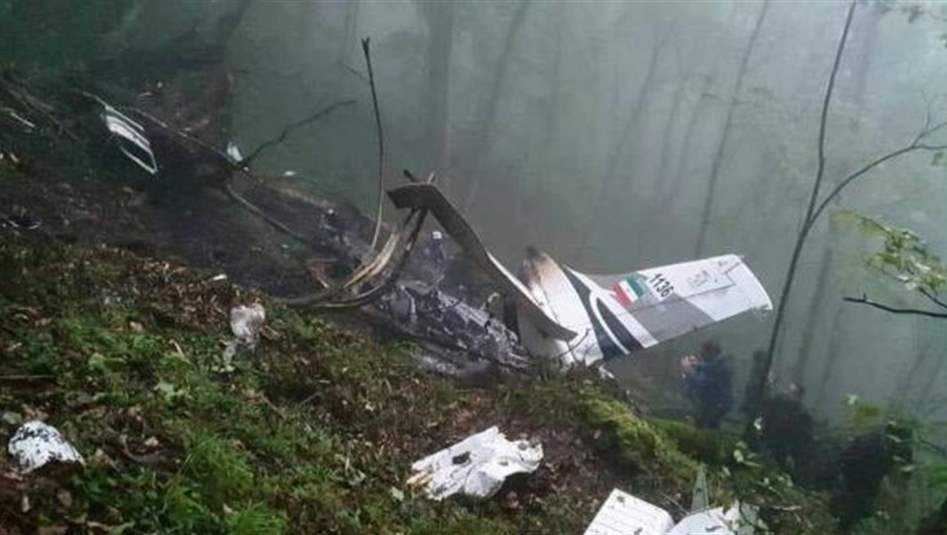 الصور الأولى لحطام طائرة الرئيس الإيراني وأسماء الضحايا
