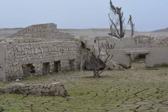 Pictures of the emergence of a city under water in Mosul 636667257003974084-44444444444444444444444QQQQ