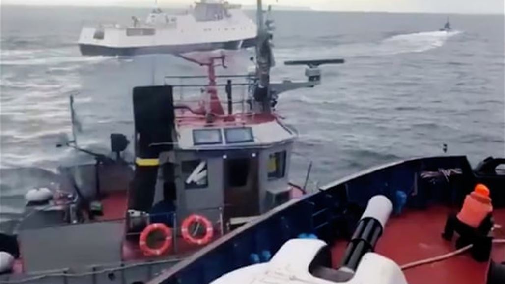 Russia holds three Ukrainian warships and Kiev declares alert NB-253590-636788082688406943