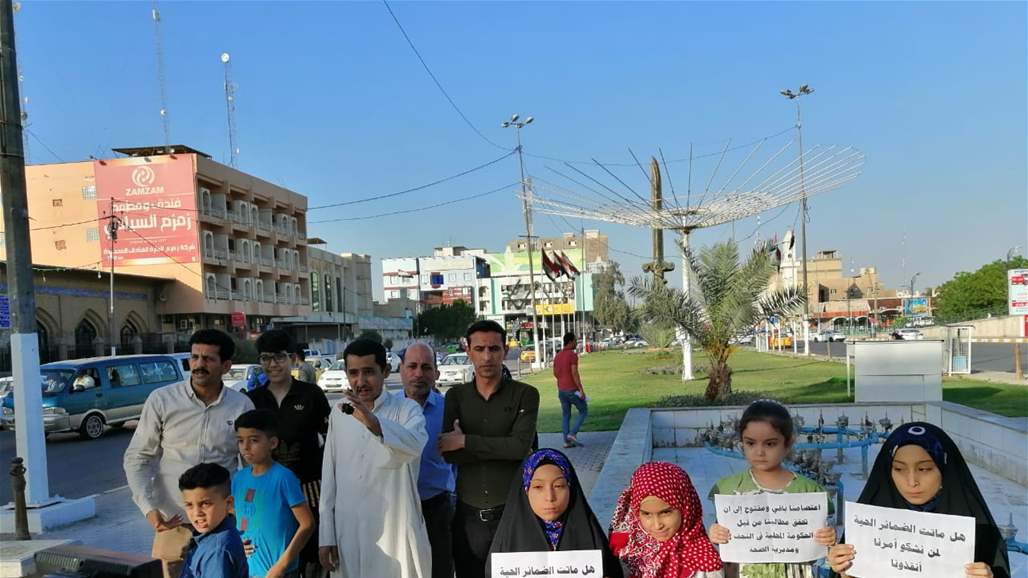 العشرات من مرضى الثلاسيميا وذويهم يتظاهرون في النجف احتجاجا على اعتقال موفدهم في ايران