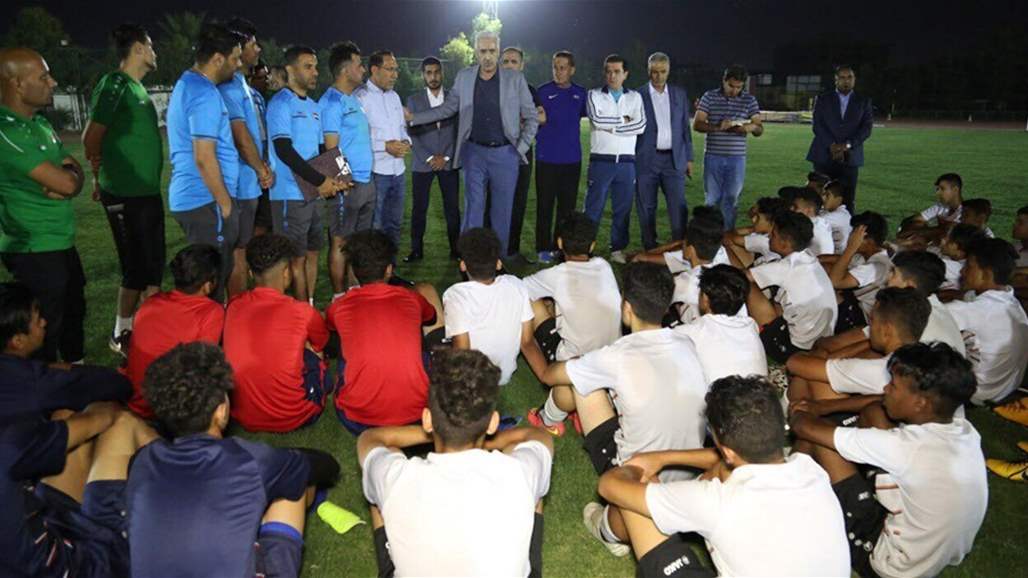وزير الشباب والرياضة يعد بحل المشكلات المالية لمنتخب الناشئين