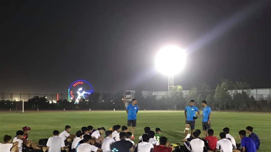 مأساة منتخب الناشئين.. المدرب يدفع من جيبه الخاص لاضاءة ملعب التدريبات