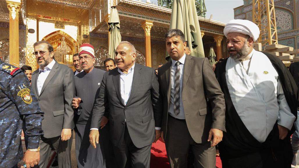 عبد المهدي يؤدي صلاة العيد في الكاظمية ويجري جولة بالأعظمية 