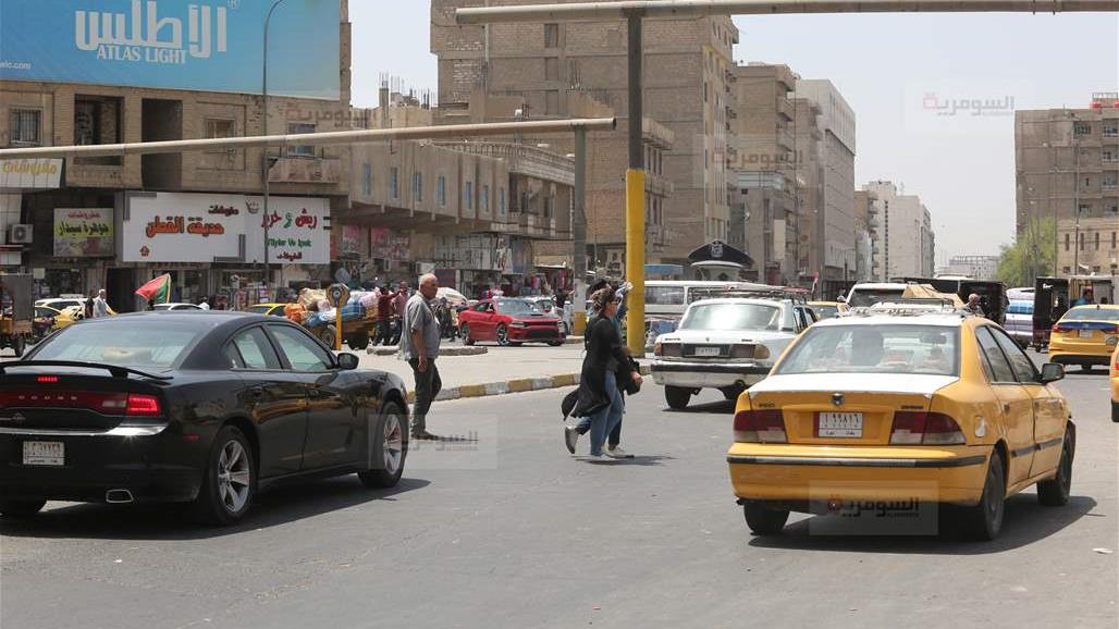 بالصور.. البغداديون يواجهون ارتفاع درجات الحرارة بالماء والشاي