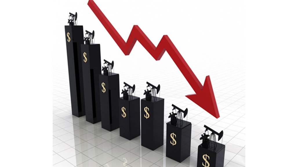 اسعار النفط تنخفض نتيجة ضعف نمو الطلب وزيادة المخزونات الأمريكية