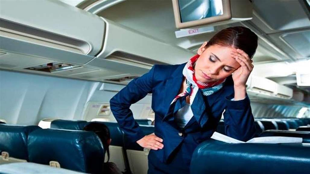أفعال غريبة يقوم بها المسافرون داخل الطائرة!