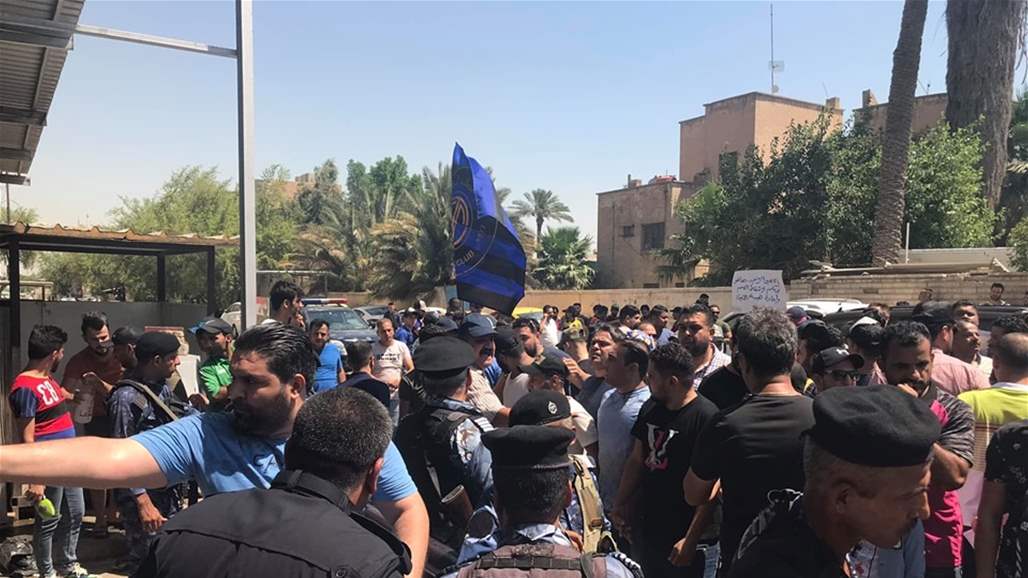 تظاهرة حاشدة لجماهير الأنيق للإطاحة بإدارة النادي