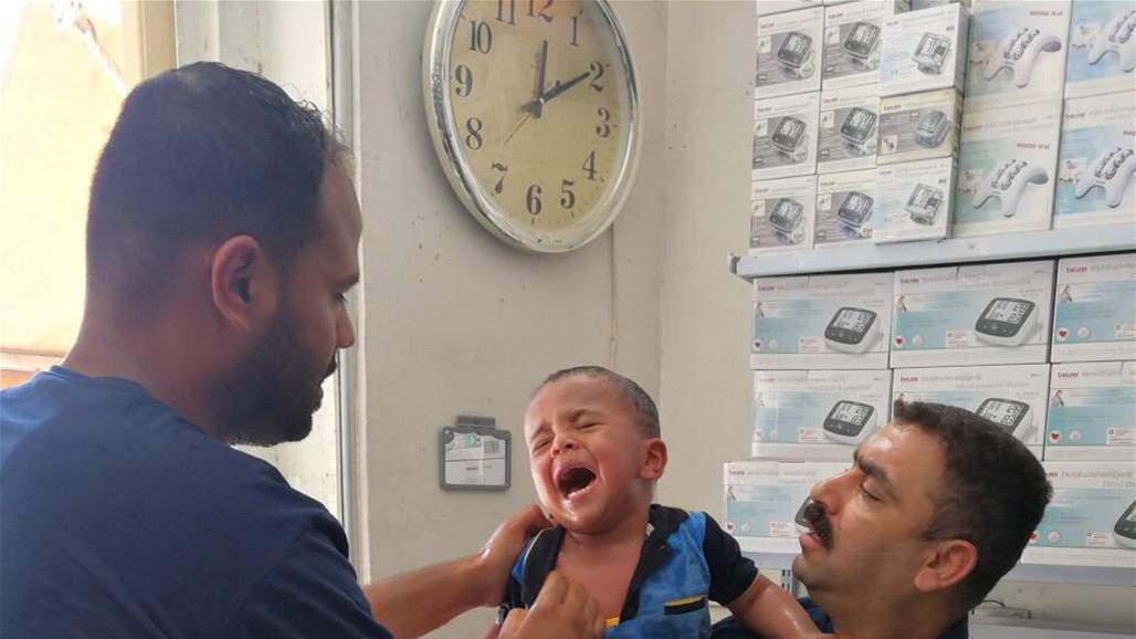 انقاذ طفل من الموت بعدما تركه والداه في السيارة بكربلاء