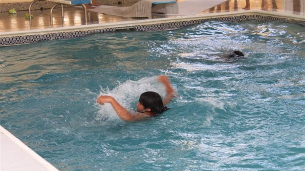 غرق طفل اثناء السباحة في بغداد