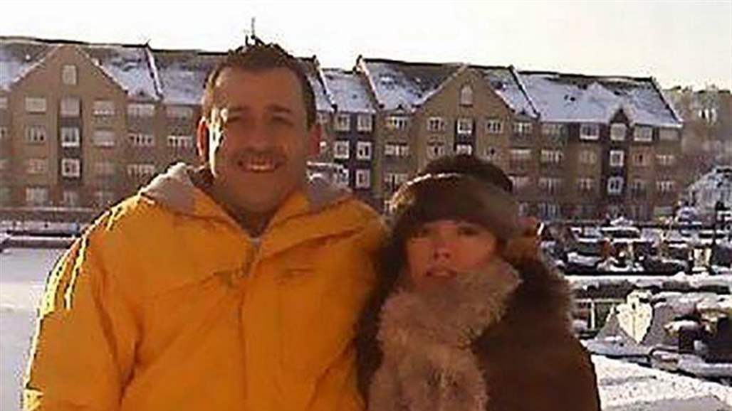 قتل زوجته وأحرق جثتها أمام رضيعهما لأنها عرضت عليه الانفصال