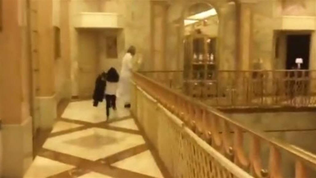  الوليد بن طلال يفر هاربا من زكام حفيدته .. فيديو  
