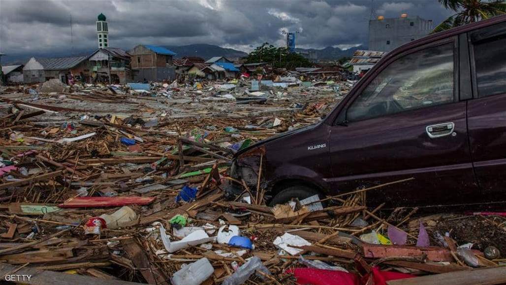 زلزال بقوة 7 درجات يضرب اندونيسيا وتحذيرات من تسونامي في البلاد