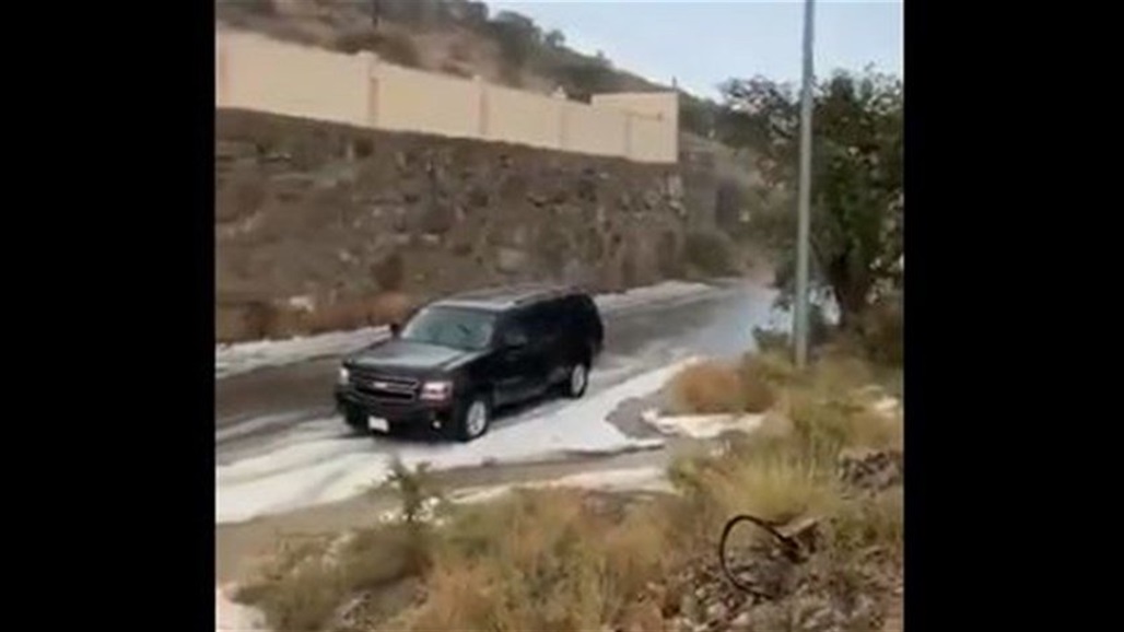 في عز آب... ثلوج في السعودية! (فيديو)