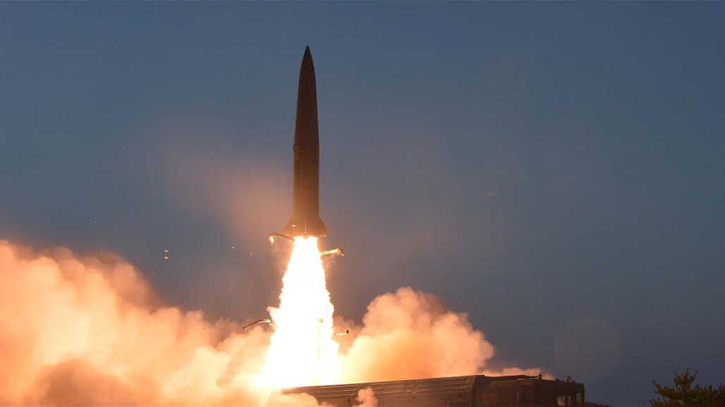 كوريا الشمالية تطلق صواريخها في بحر اليابان 