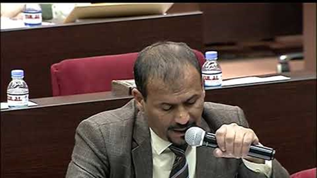نائب يدعو عبد المهدي إلى أن يكون "أكثر صراحة" مع الشعب