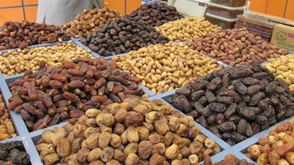 وزير الزراعة يعلن منع استيراد التمور 
