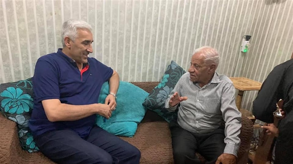 وزير الشباب يتكفل بعلاج نجم دفاع المنتخب الوطني السابق