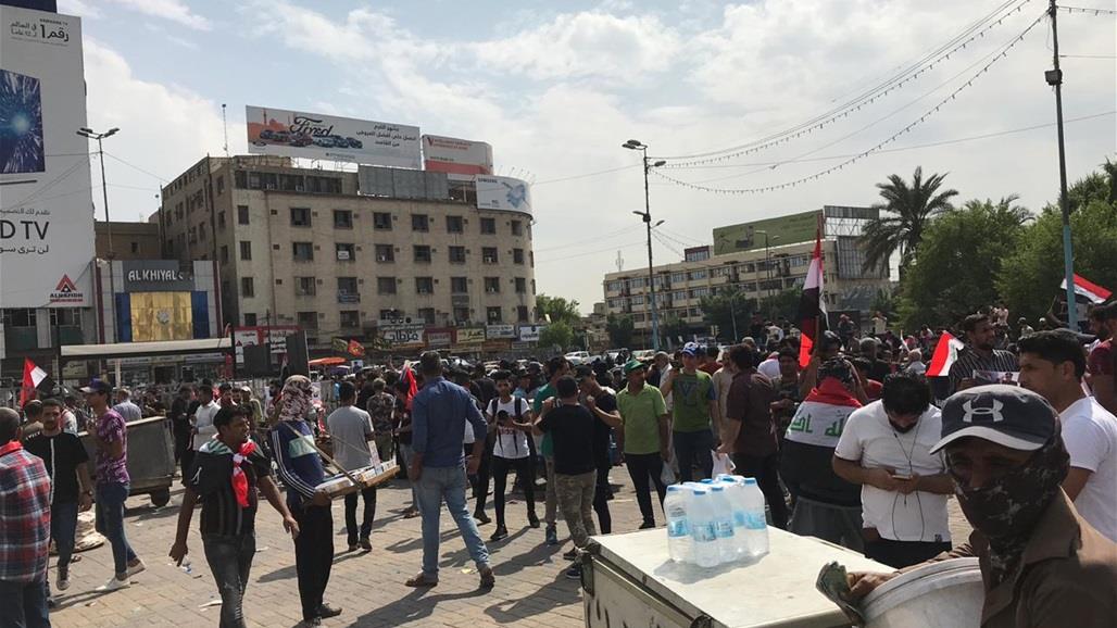 مراسلنا: استمرار توافد المتظاهرين الى ساحة التحرير "صور"