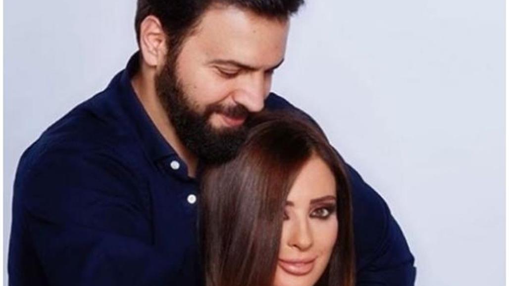 صورة رومانسية لتيم حسن وزوجته تجتاح الانترنت
