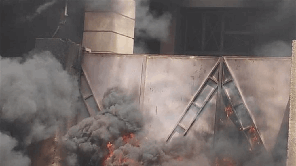انباء عن حرق مبنى محافظة ذي قار