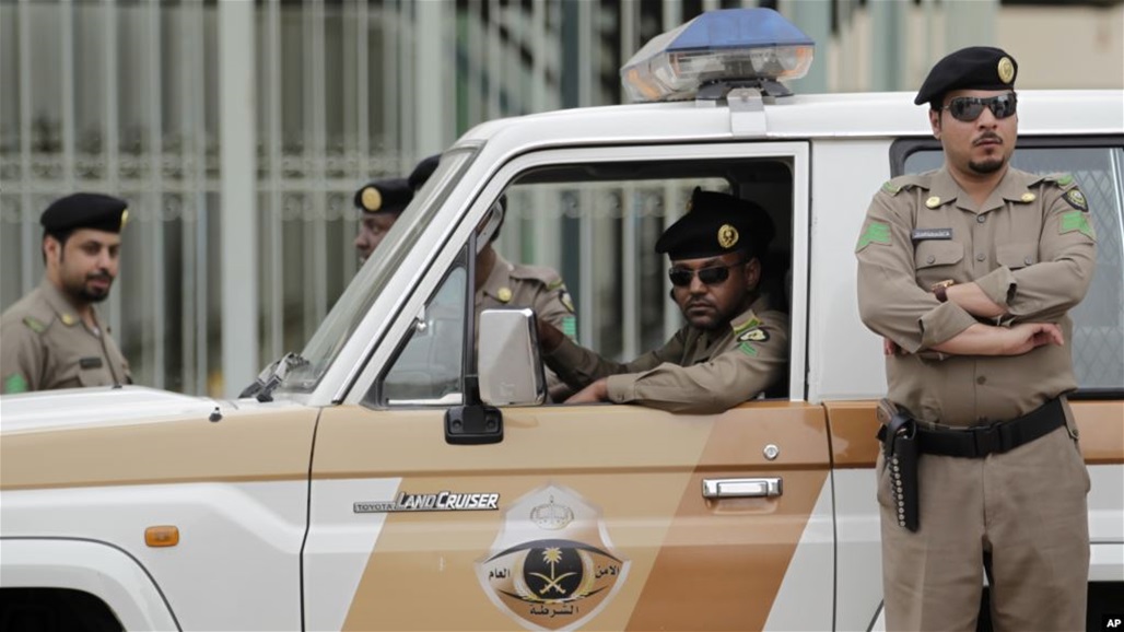 بالصور: محاولة انتحار فاشلة لشاب من اعلى جسر في السعودية!