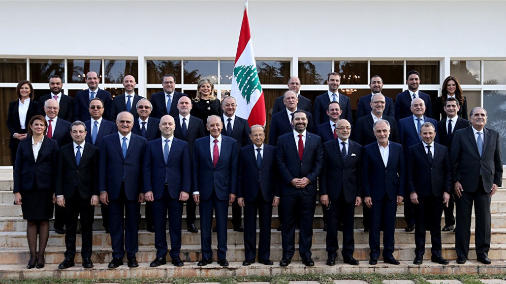 الاحتجاجات في يومها الخامس والحكومة اللبنانية تجتمع في قصر الرئاسة