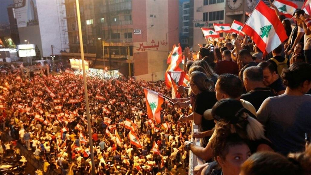  احتجاجات لبنان تدخل يومها الثامن رغم الأمطار ومحاولات الجيش فتح الطرق