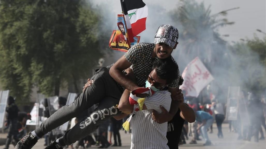 استمرار اطلاق القنابل المسيلة للدموع قرب التحرير وارتفاع اعداد الاصابات 