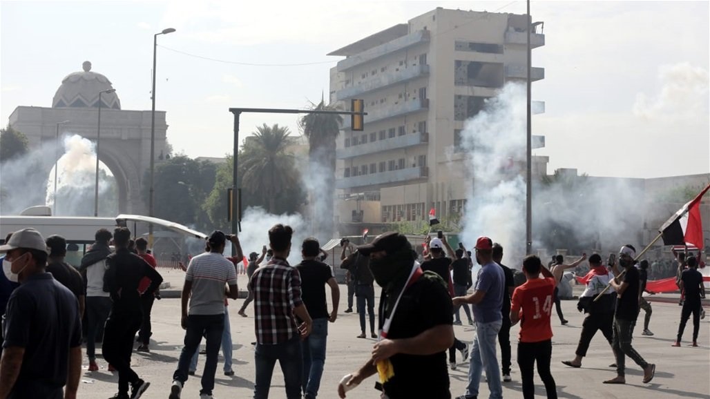 كر وفر بين المتظاهرين والقوات الأمنية في التحرير وسط بغداد