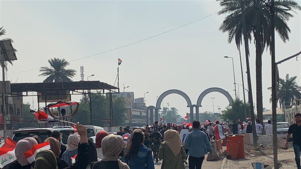 طلبة مدارس وكليات يجددون تظاهراتهم في بغداد