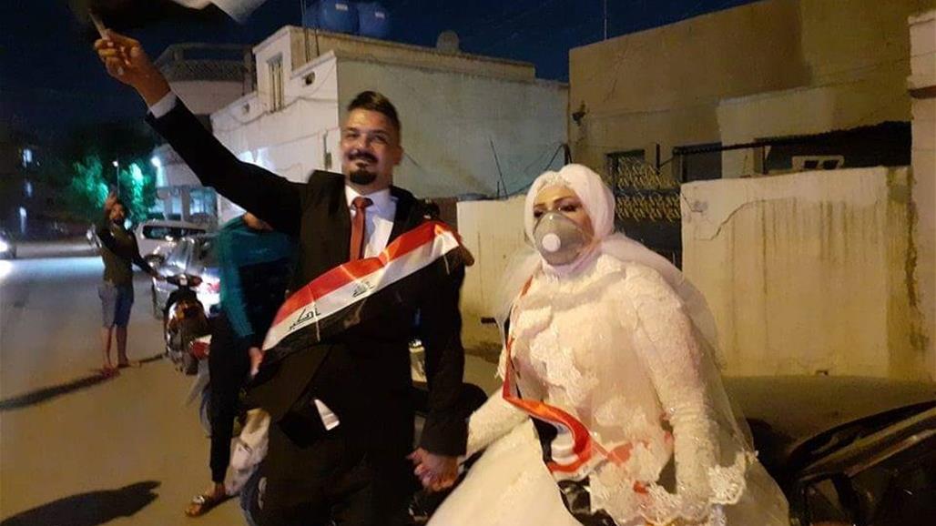بالصور .. زفة عرس عراقية بـ "التك تك" في التحرير
