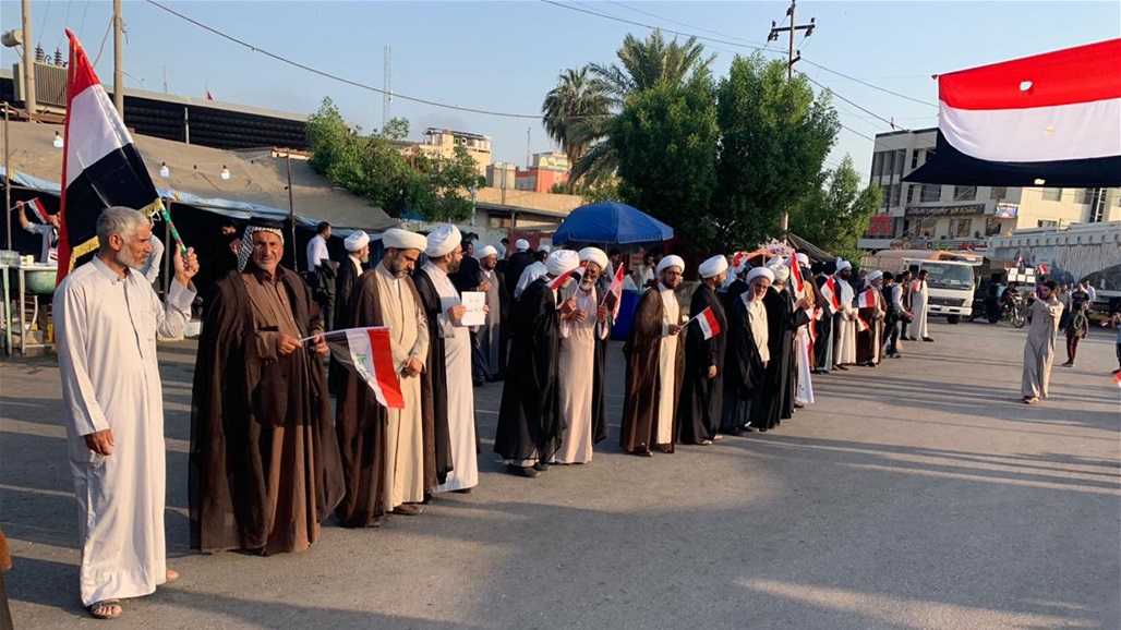 بالصور.. طلبة العلوم الدينية يشاركون في اعتصام كربلاء