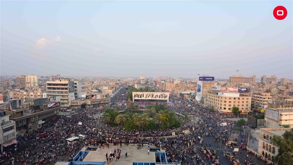 بالصور.. ايقاد الشموع على ارواح الشهداء في ساحة التحرير