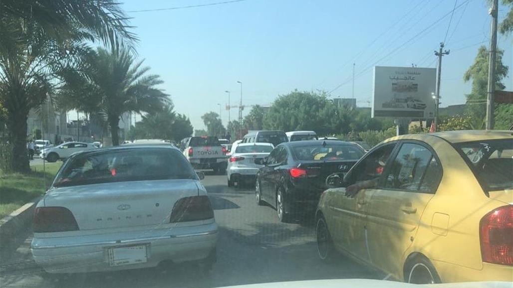  متظاهرون يقطعون طريقا باتجاه الجادرية في بغداد "صور"