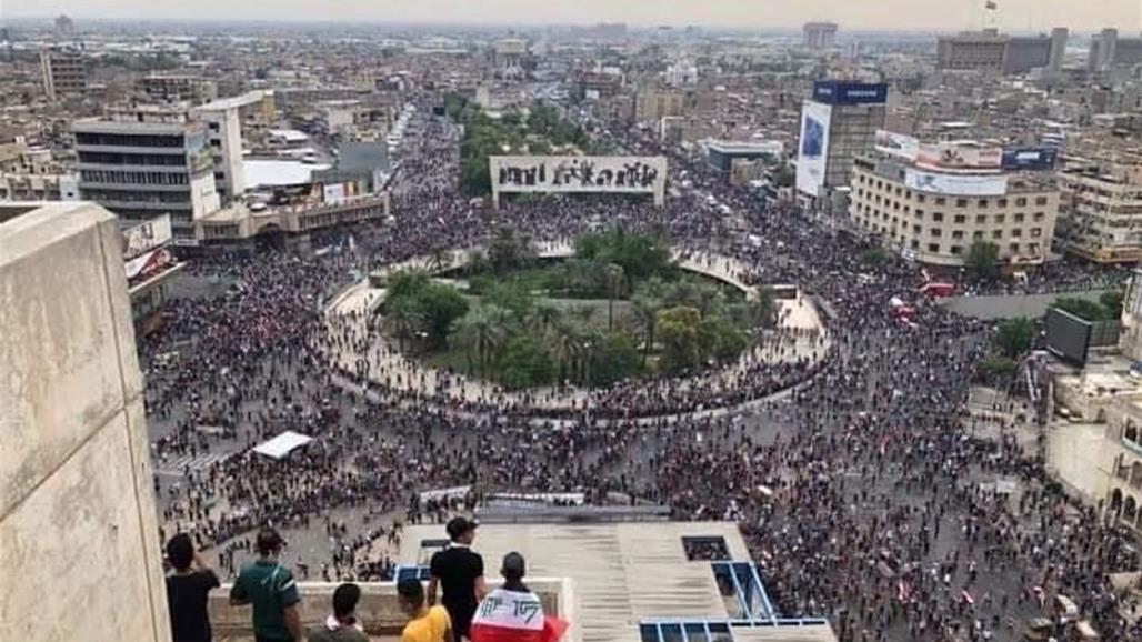 استمرار التوافد الى ساحة التحرير ببغداد للمشاركة في التظاهرات الاحتجاجية 