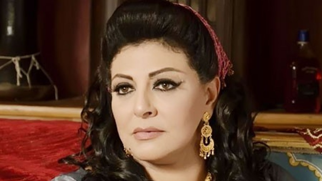 نجاة فنانة مصرية وطفليها من الموت 