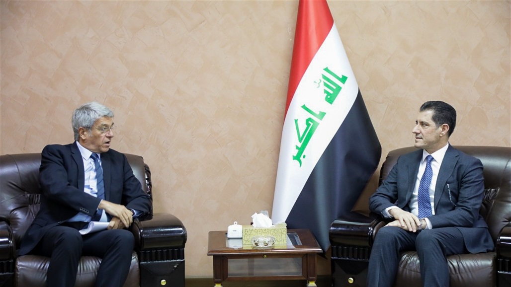 وزير التخطيط يبحث مع السفير الفرنسي مشروع القطار المعلق