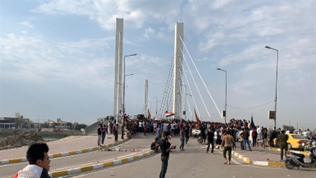 متظاهرون يغلقون ثلاثة جسور في الناصرية