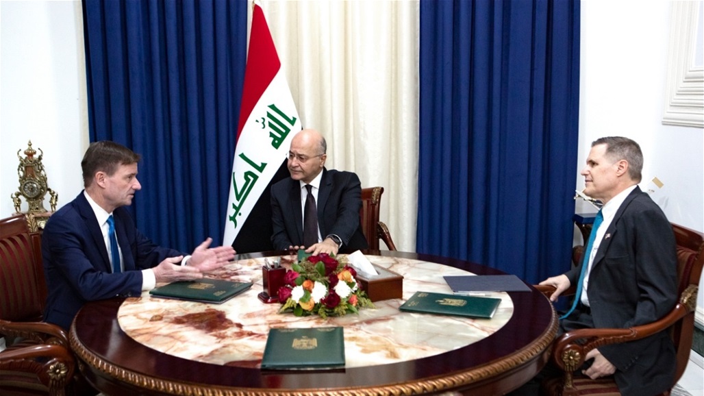 Saleh assures an American official the importance of international support for Iraq and the completion of the victory against terrorism Doc-P-328821-637123625628928609