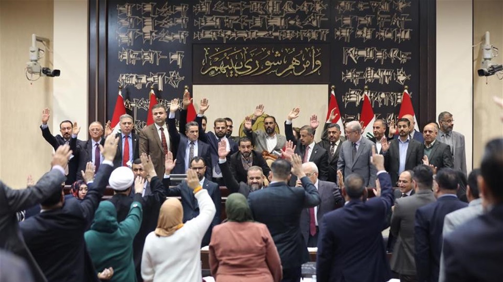نواب يحتفلون داخل البرلمان بعد إقرار قانون ‏الانتخابات ‏"فيديو"