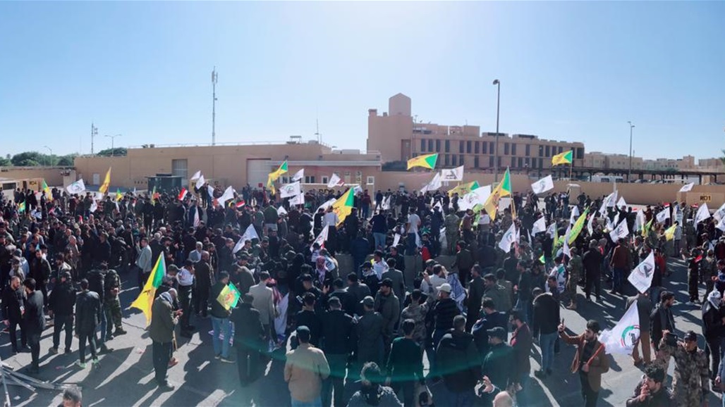 بالفيديو.. الوضع الامني امام السفارة الاميركية في بغداد
