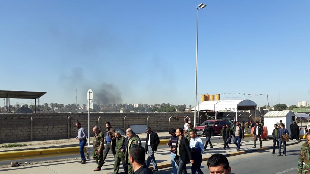 حرق اطارات وستة مصابين بحالات اختناق امام السفارة الاميركية ببغداد 