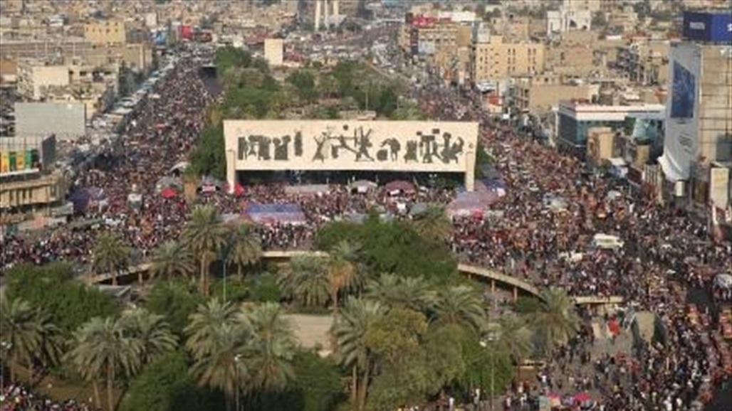 بالصور.. اشتباكات بين متظاهرين في التحرير وحدوث اصابات