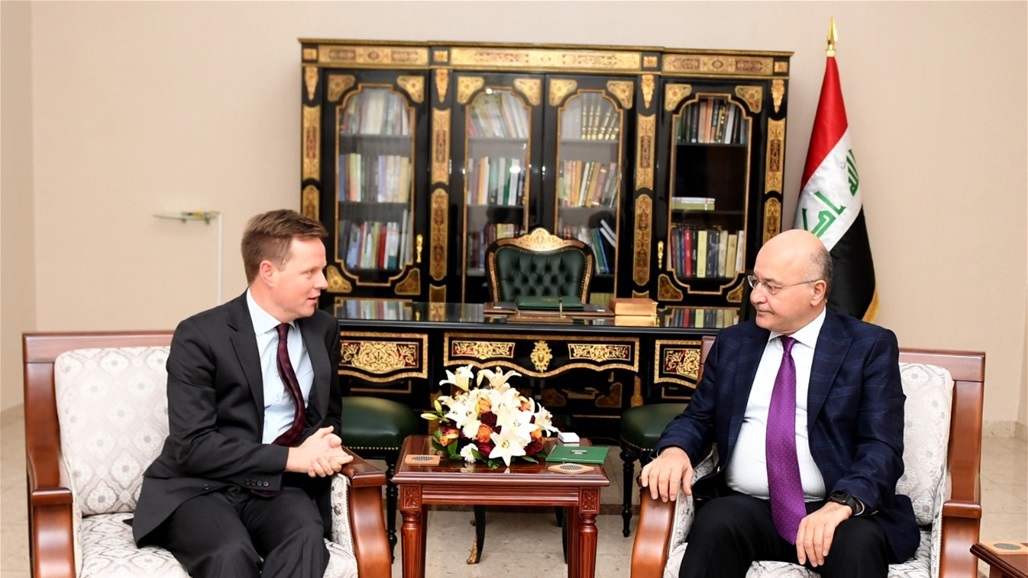السفير البريطاني يؤكد لصالح دعم بلاده لاستقرار وسيادة العراق