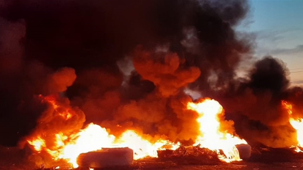 متظاهرون يقطعون طريق ناصرية شطرة بالاطارات المحترقة