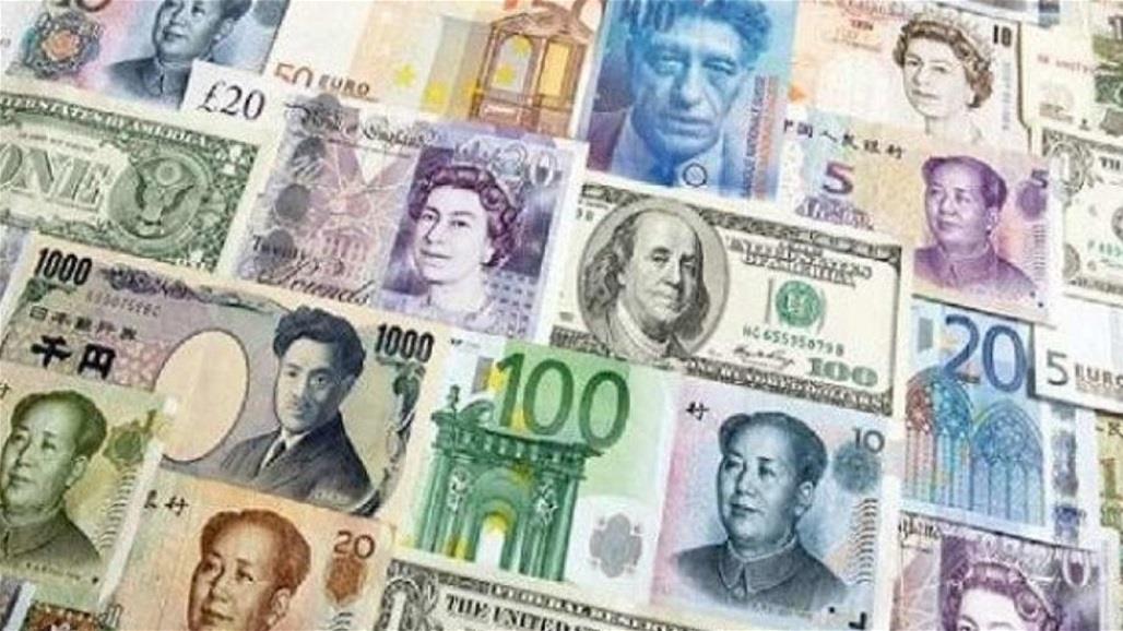 اليورو والجنيه الاسترليني يهبطان لأدنى مستوياتهما في أشهر مع ارتفاع الدولار