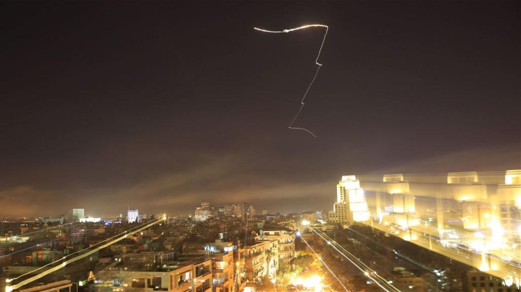 الجيش السوري يتصدى لصواريخ إسرائيلية فوق سماء دمشق