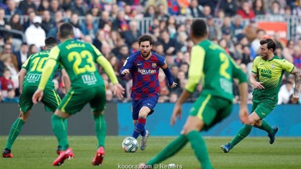 برشلونة يتصدر الليغا مؤقتا بفوز عريض على ايبار في أمسية تألق ميسي